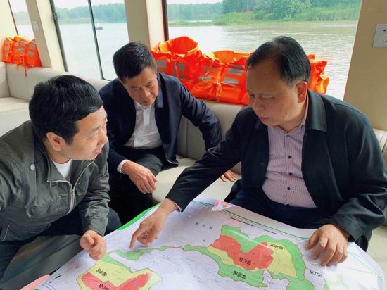 省人大常委会副主任周农率队开展洞庭湖保护立法调研