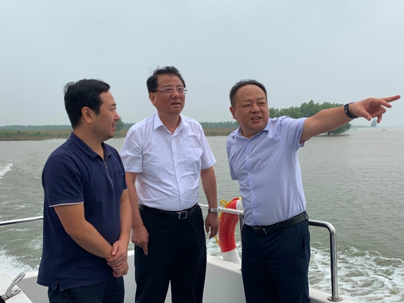 省人大常委会党组副书记、副主任黄关春一行开展《湖南省洞庭湖保护条例》立法调研