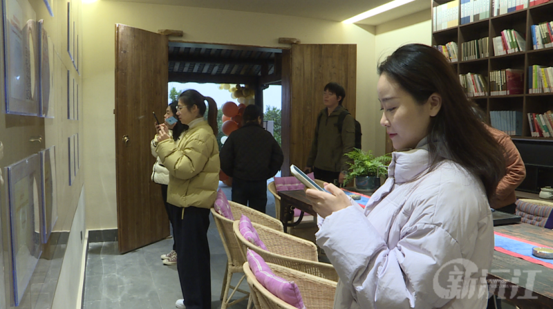 澳门沙金在线平台沅江市：“禾堂阅舍村民书屋”建成投入使用 10万余册书籍供市民免(图2)